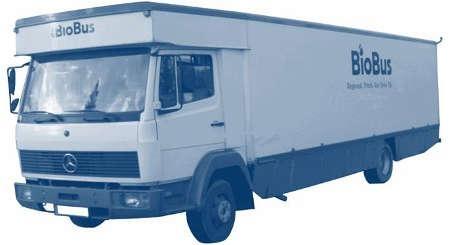 Wenn Sie ihr Verkaufsfahrzeug mit einer KFZ Versicherung, versichern müssen fällt die Auswahlmöglichkeit bei den Versicherungsanbietern meist kleiner aus als man denkt. Nicht jede KFZ Versicherung ist für ein Verkaufsfahrzeug geeignet oder will diese Verkaufsmobile in ihrem Bestand haben. Grund dafür ist zumeist die schlechte Schadenquote bei den Verkaufswagen, da diese nicht immer durch den Eigentümer bewegt werden, sondern auch durch Mitarbeiter gefahren werden. Hier Angebot zur Versicherung von einem Verkaufsfahrzeug für Betriebe im Handel oder Handwerk und der Gastronomie anfordern. Zu versichern sind Verkaufsmobile der Branchen, Backwaren, Feinkost, Fisch, Fleisch und Wurstwaren - Schlachter, Metzger, Geflügel, Eier, Gewürzen, Molkereiprodukte oder Obst und Gemüseverkauf. Darüber hinaus Bürofahrzeuge. Angebote werden nur angegeben, wenn das Komplettrisiko bei uns versichert wird.